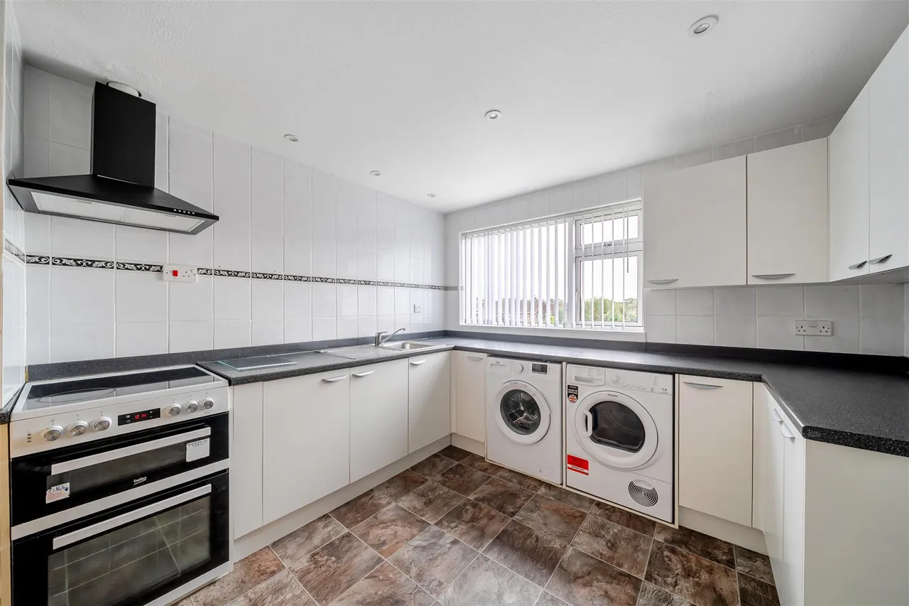 Downlands Road, Devizes, SN10, photo 4