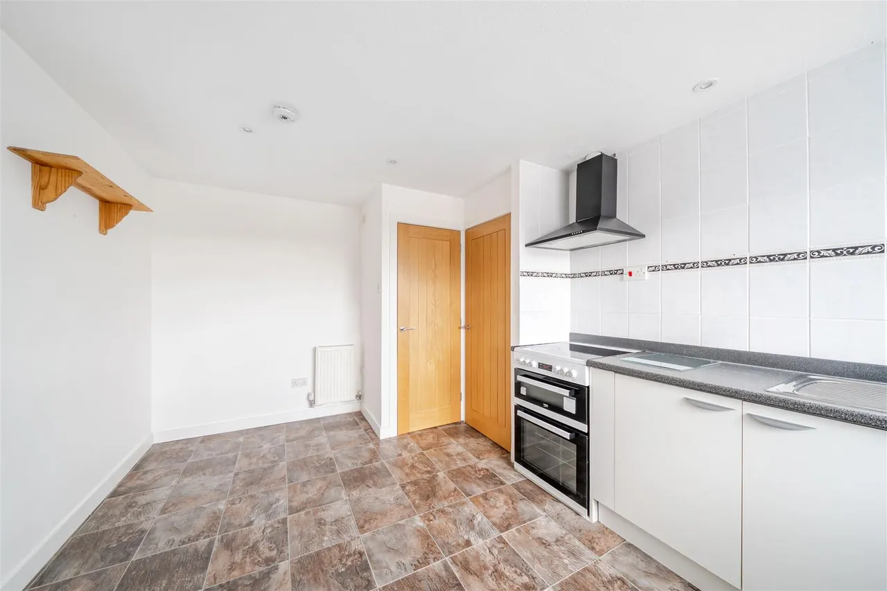 Downlands Road, Devizes, SN10, photo 3