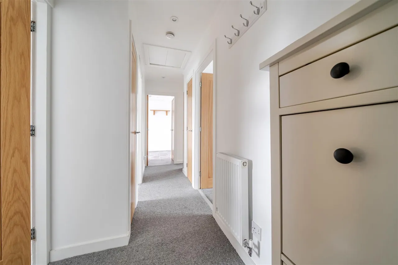 Downlands Road, Devizes, SN10, photo 11