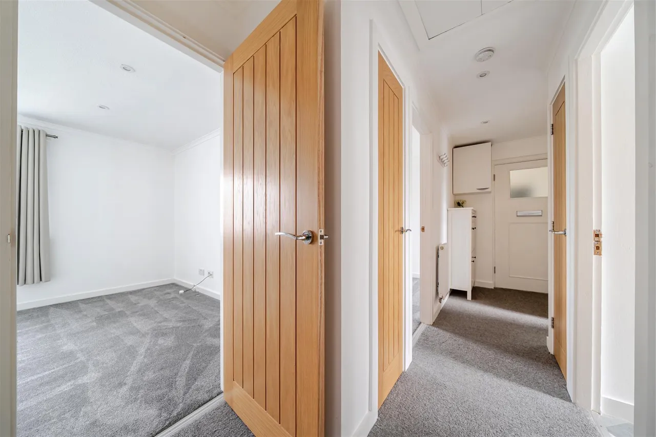 Downlands Road, Devizes, SN10, photo 10