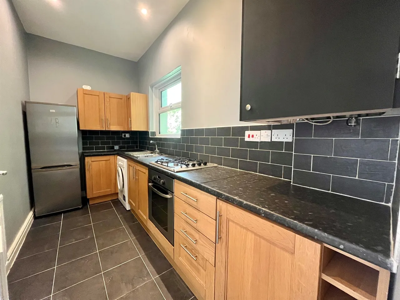 Newport Road, Cardiff, CF24, photo 6
