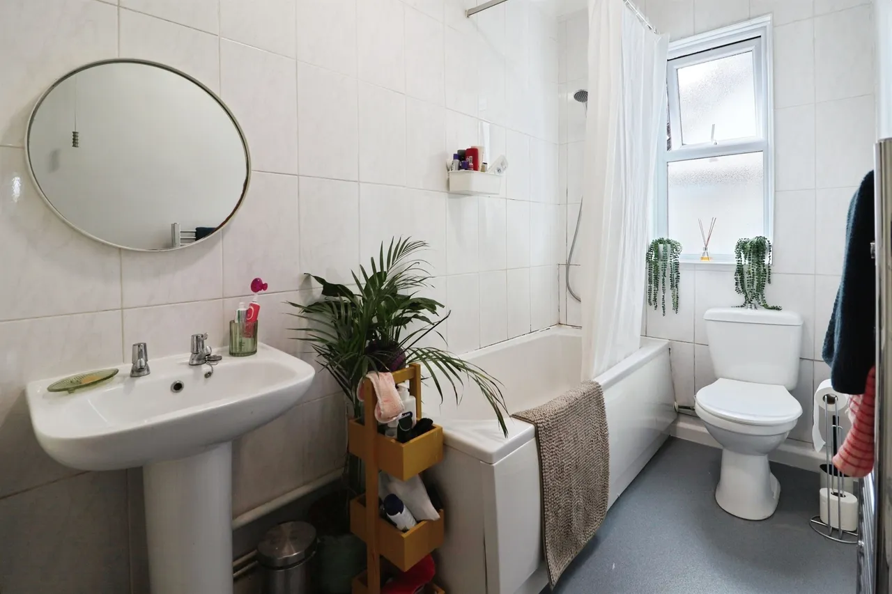 Newport Road, Cardiff, CF24, photo 11
