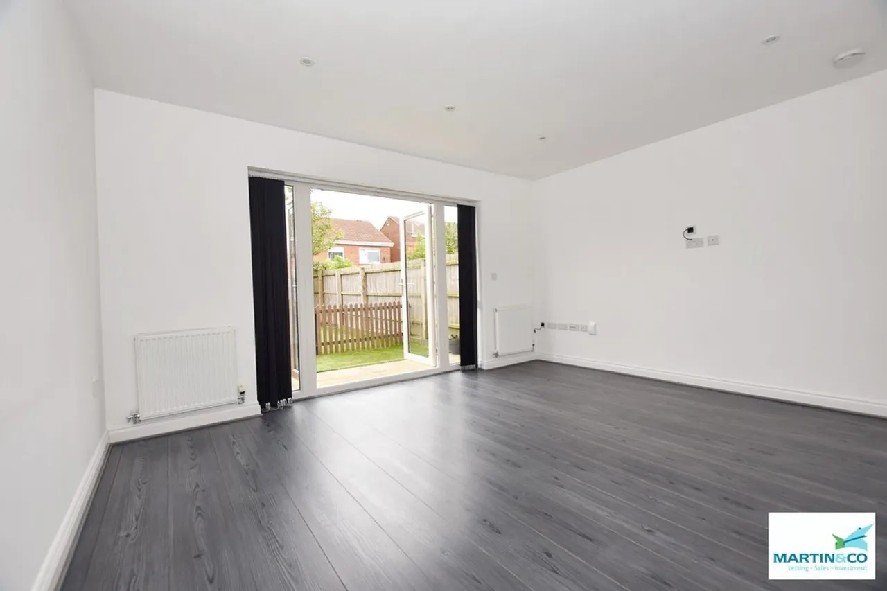 Co-Op Close, Barwell, photo 8