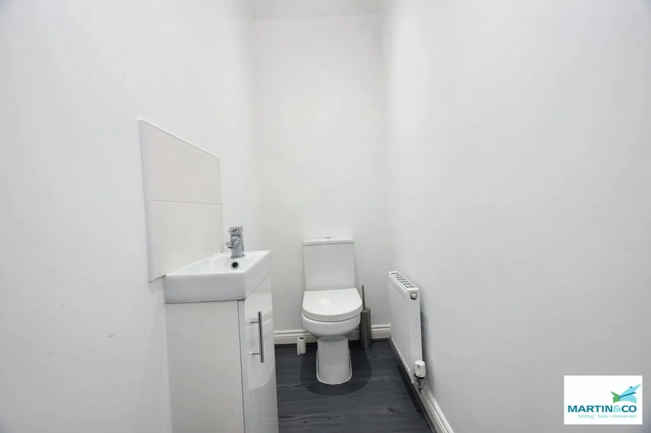 Co-Op Close, Barwell, photo 7