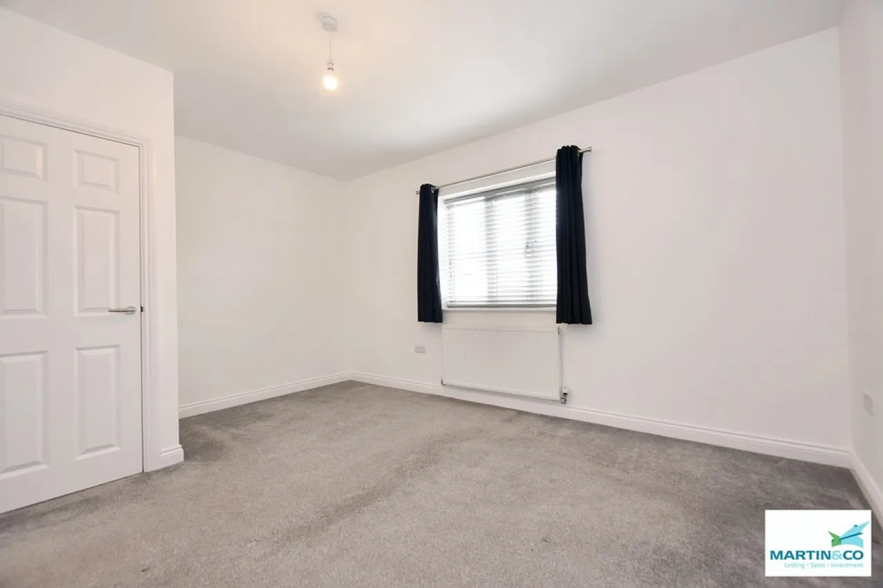 Co-Op Close, Barwell, photo 12