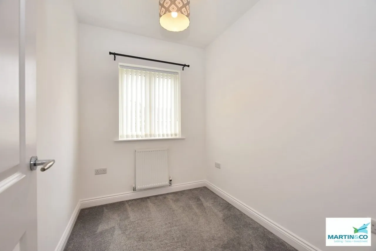 Co-Op Close, Barwell, photo 10