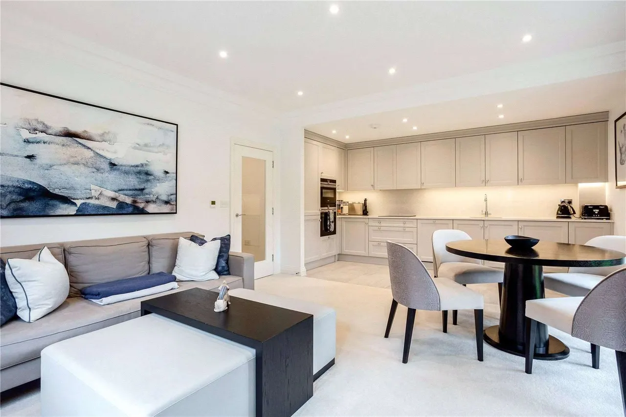 Seymour Drive, Ascot, Berkshire, SL5 8FX, photo 2