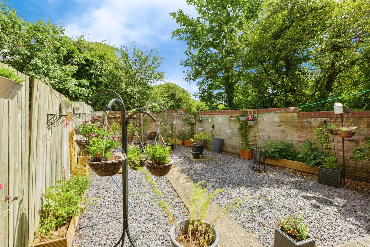 Pitchens Close, Leicester, LE4, photo 15