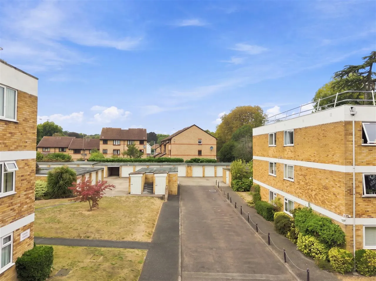 Village Road, Enfield, photo 18