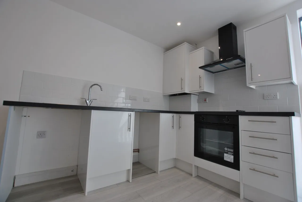 Station Road, Longfield, Kent, DA3 7QD, photo 4
