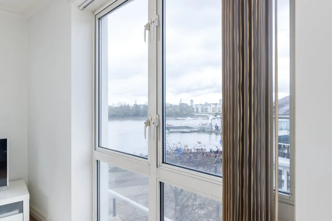 Point Pleasant, London, SW18, photo 12
