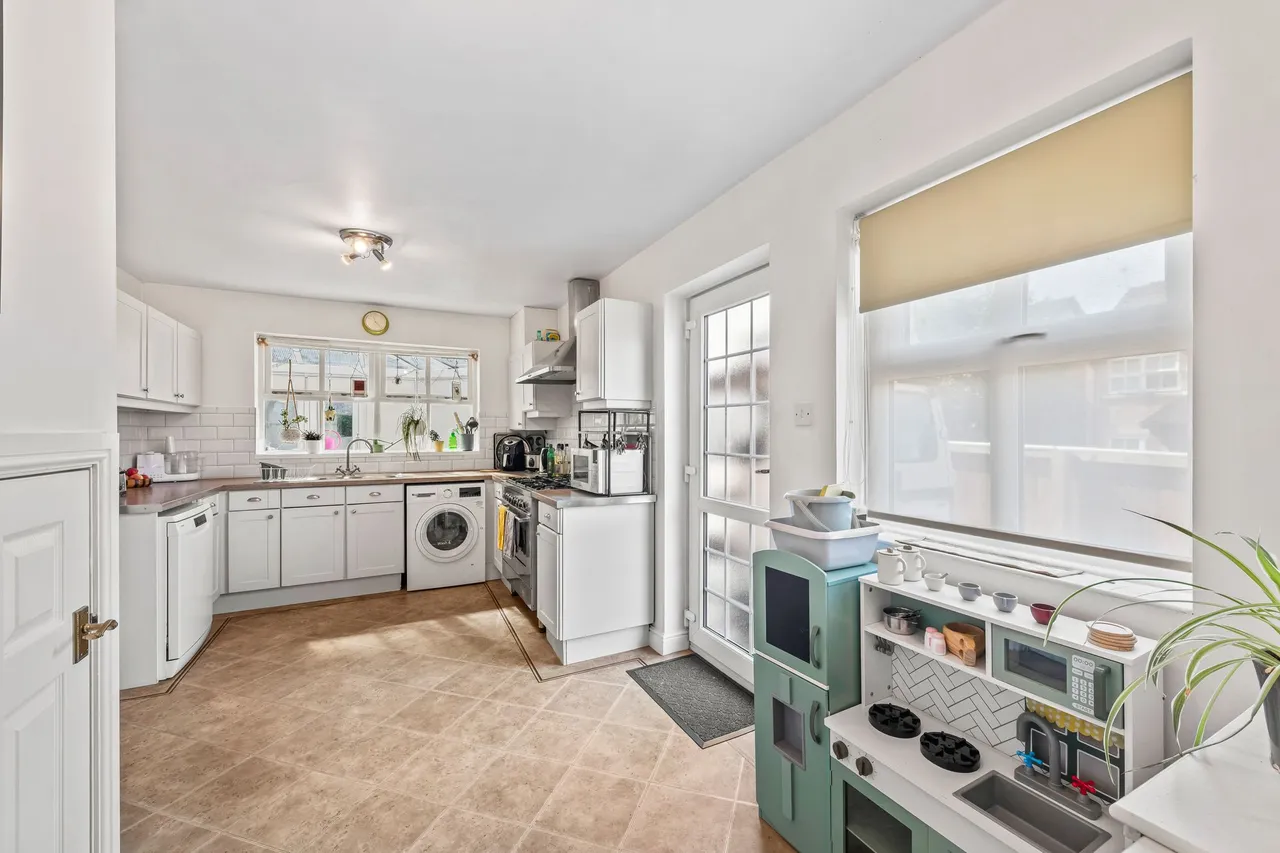 Pennington Close, Frodsham, photo 11