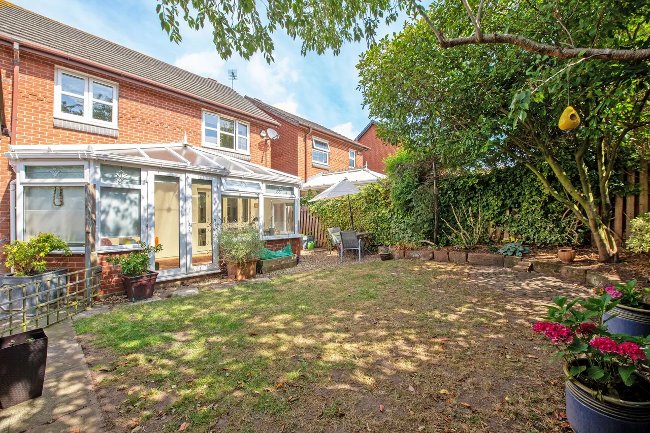 Pennington Close, Frodsham, photo 23