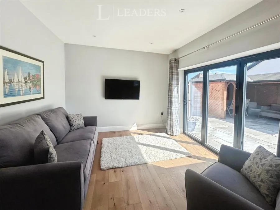 St. Annes Close, Emsworth, PO10, photo 12