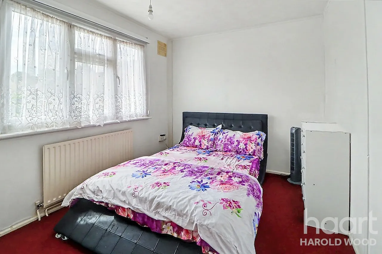 Newbury Road, Harold Hill, RM3, photo 9