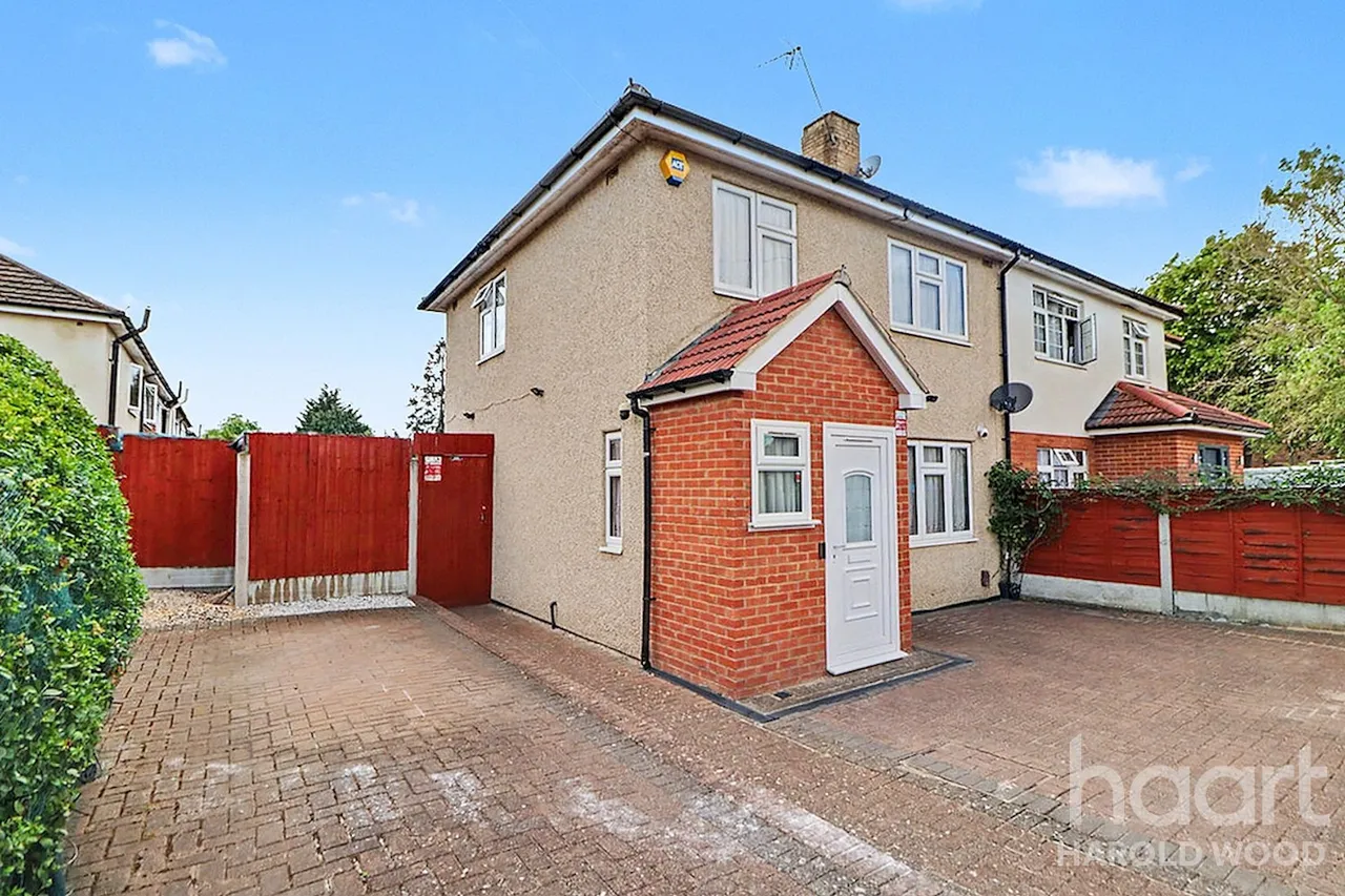 3 bed house for sale, Newbury Road, Harold Hill, RM3