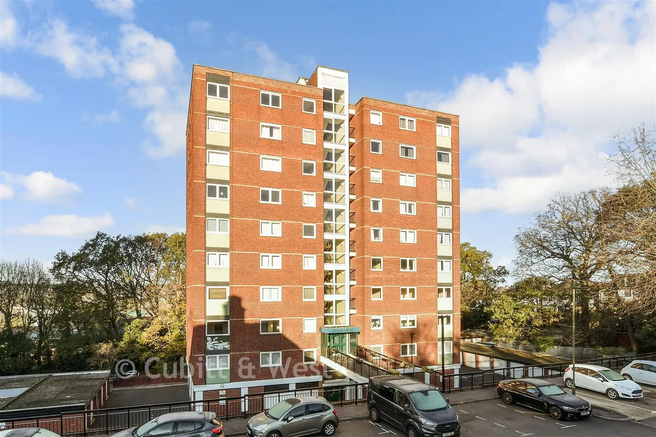 1 bed flat for sale, Porchester Mead, Beckenham, BR3
