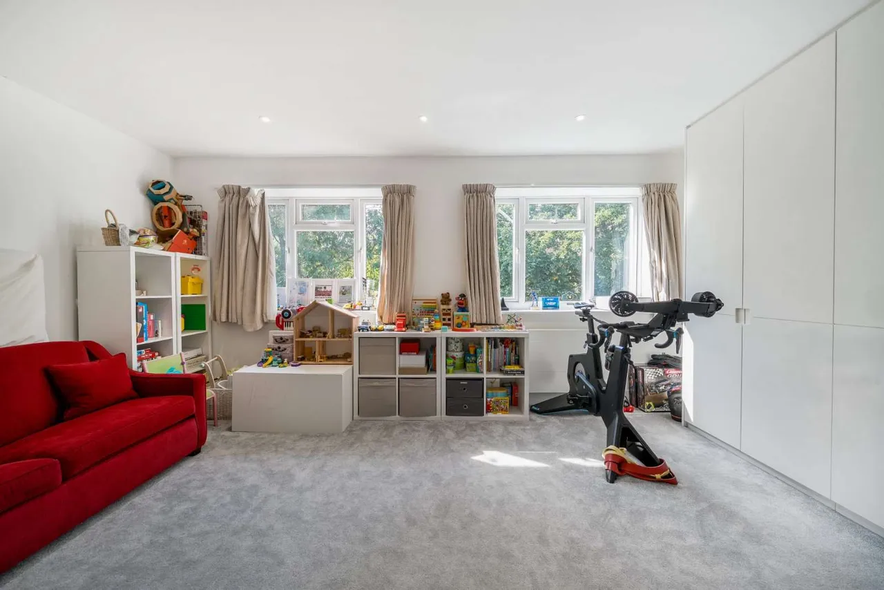 Phillimore Gardens Close, London, W8, photo 14