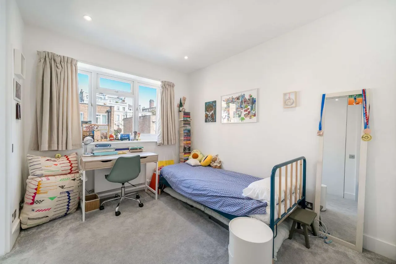 Phillimore Gardens Close, London, W8, photo 18