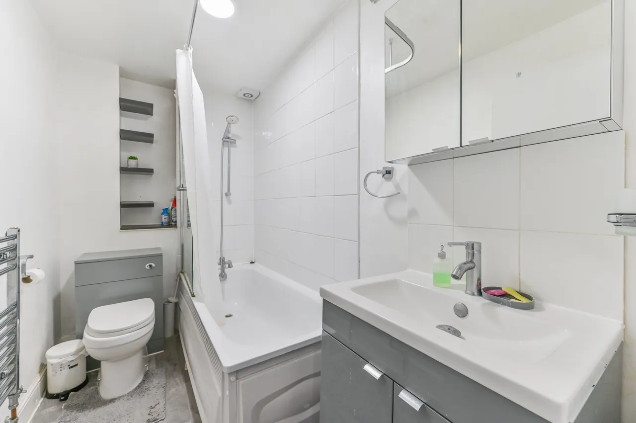 Flat 2, 31 Woodville Road, Thornton Heath, photo 7