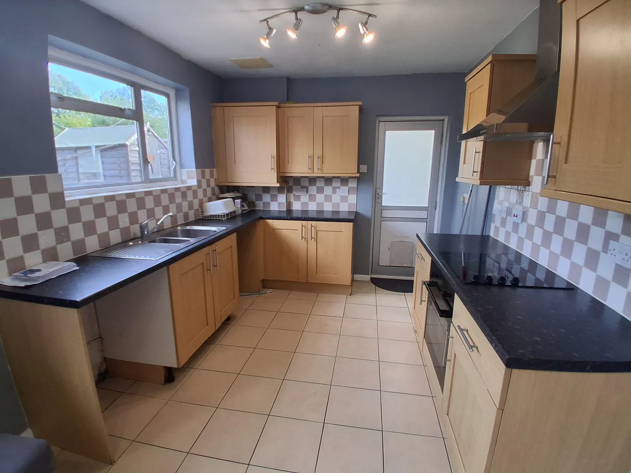 Leicester Road, ME15, photo 3