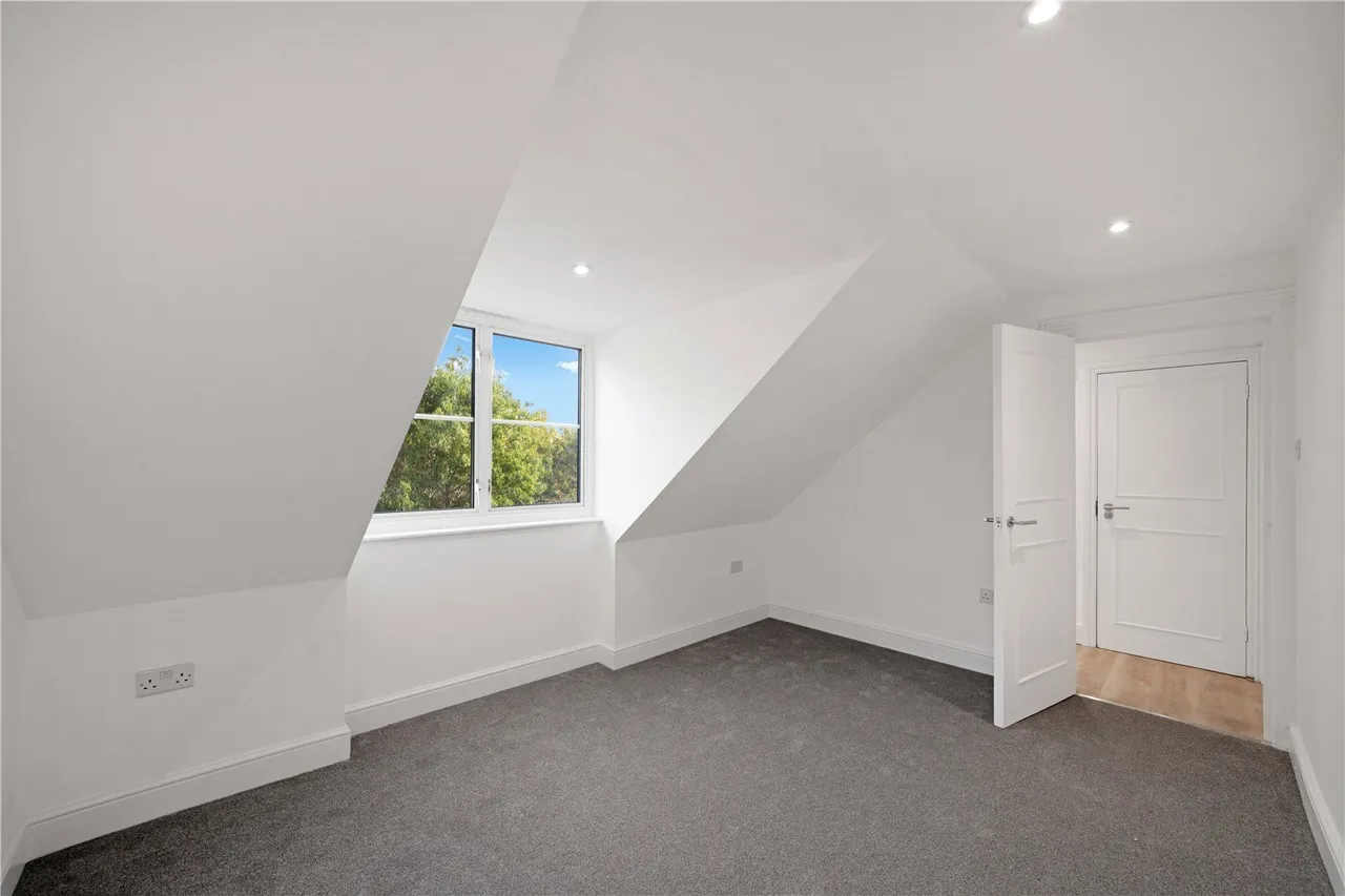 Cricklewood Lane, Willesden Green, NW2, photo 14