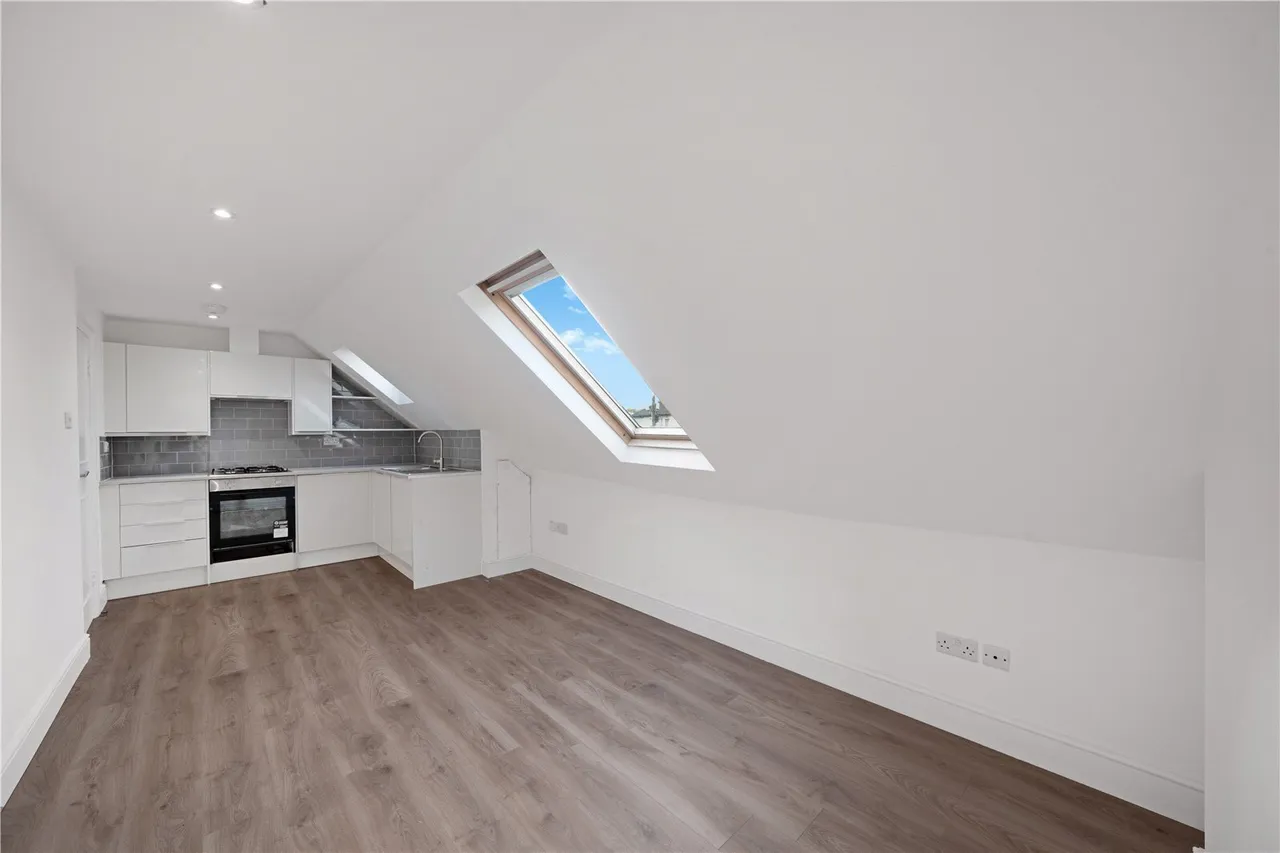 Cricklewood Lane, Willesden Green, NW2, photo 10
