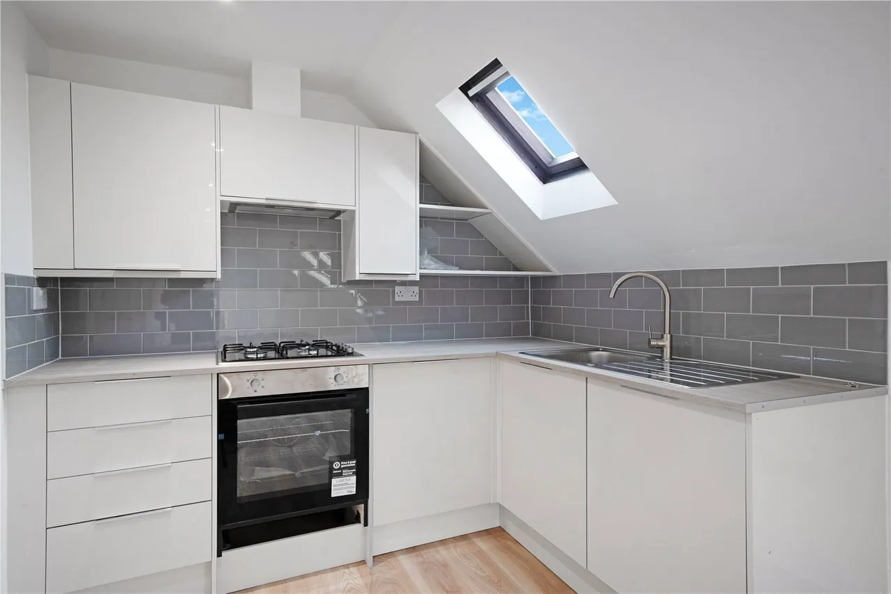 Cricklewood Lane, Willesden Green, NW2, photo 13