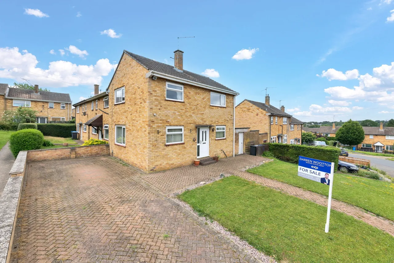 2 bed house for sale — Leeson Crescent, Barton Seagrave, Kettering, NN15 6SY