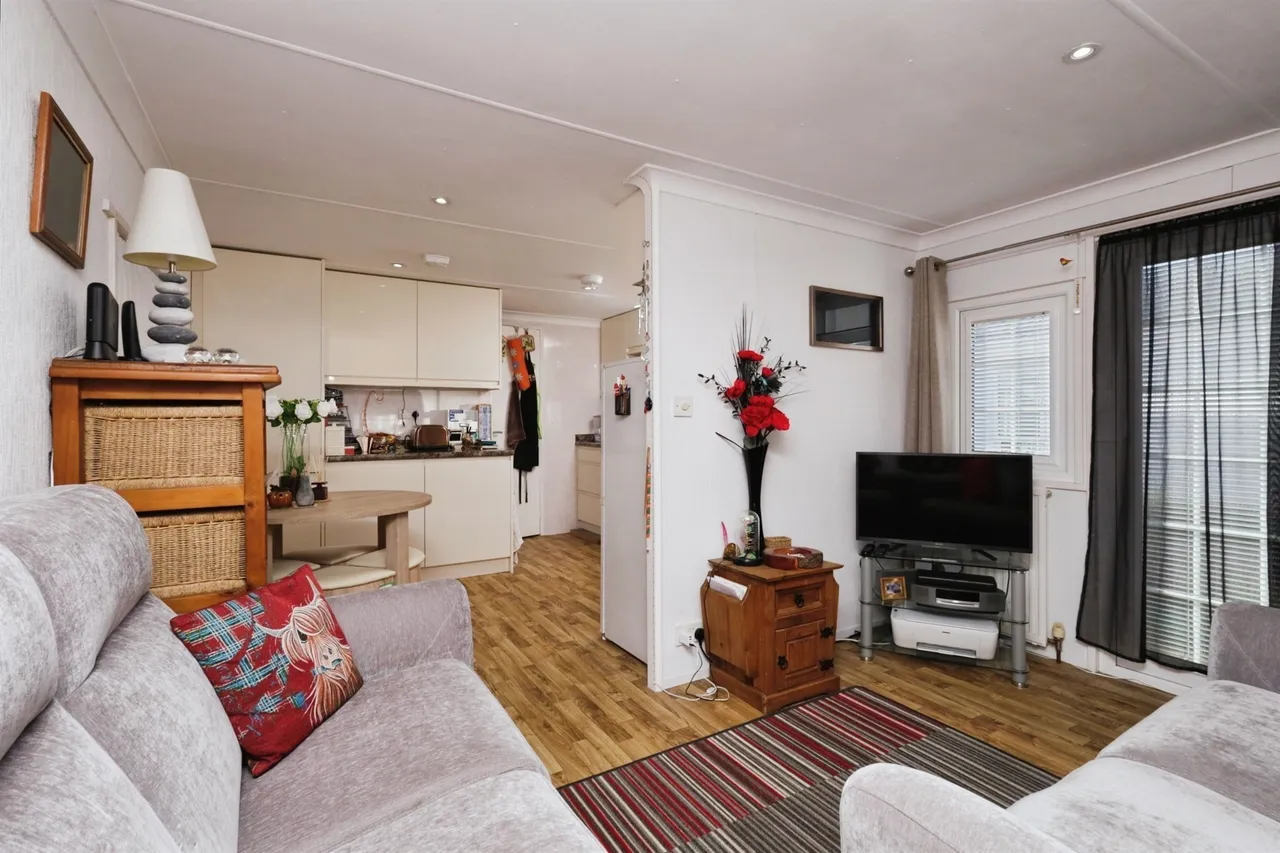 New Road, Hellingly, BN27, photo 5
