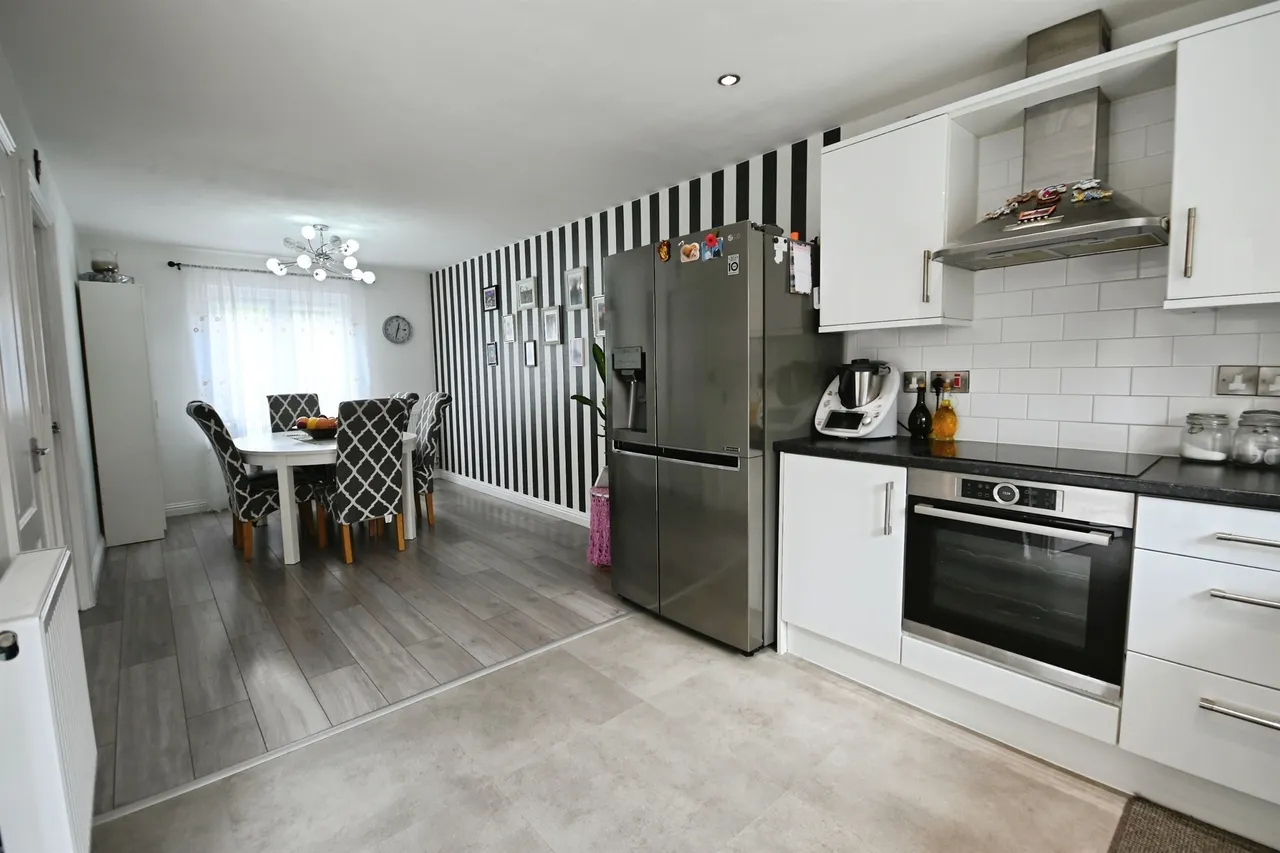 Merevale Drive, Eye, PE6, photo 3