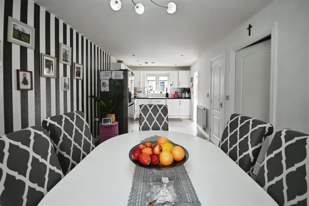 Merevale Drive, Eye, PE6, photo 2