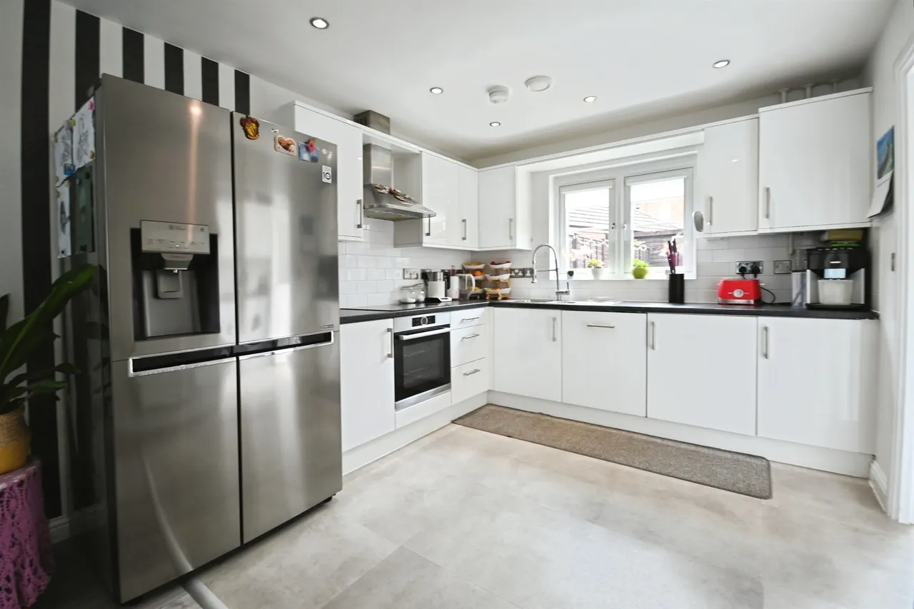 Merevale Drive, Eye, PE6, photo 5