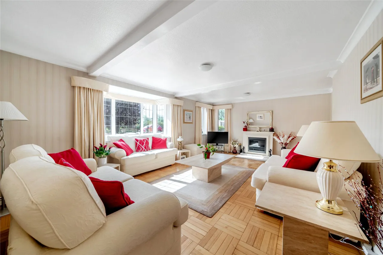 Send Marsh Road, Ripley, GU23, photo 2