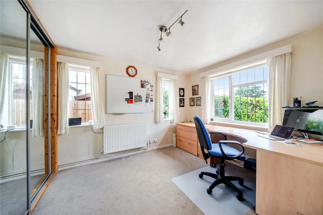 Send Marsh Road, Ripley, GU23, photo 8