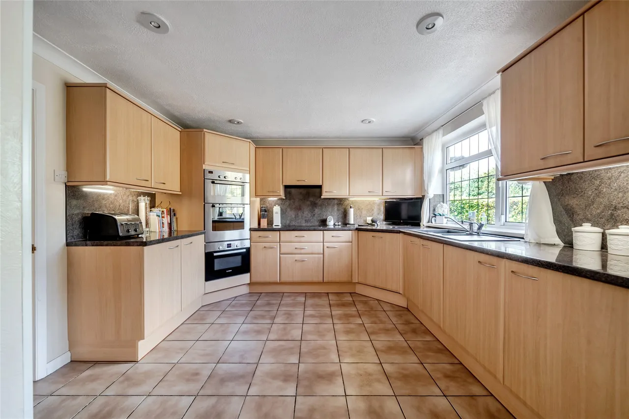 Send Marsh Road, Ripley, GU23, photo 4