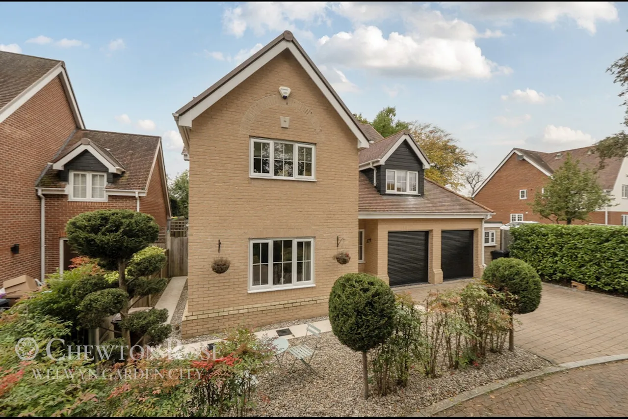 6 bed house for sale, Sevenacres, Welwyn