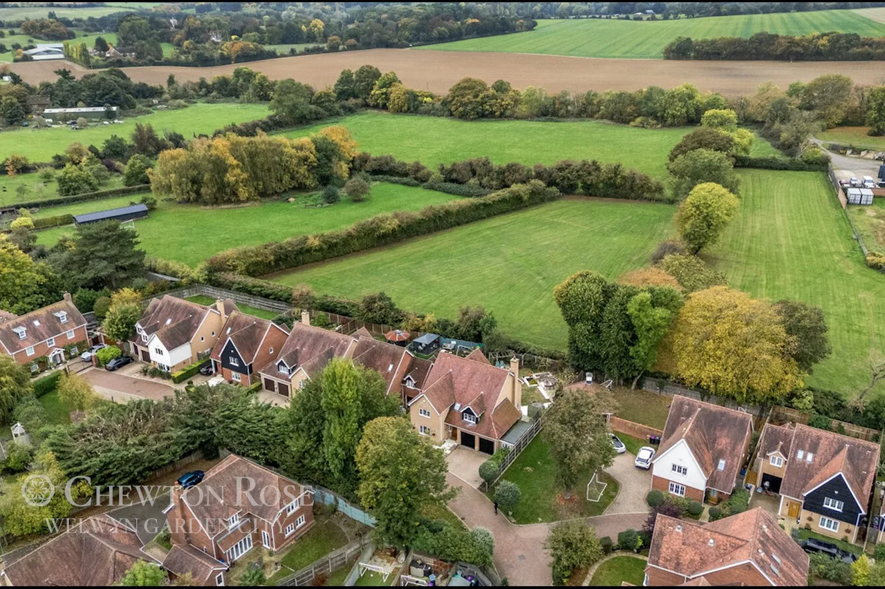 Sevenacres, Welwyn, photo 29