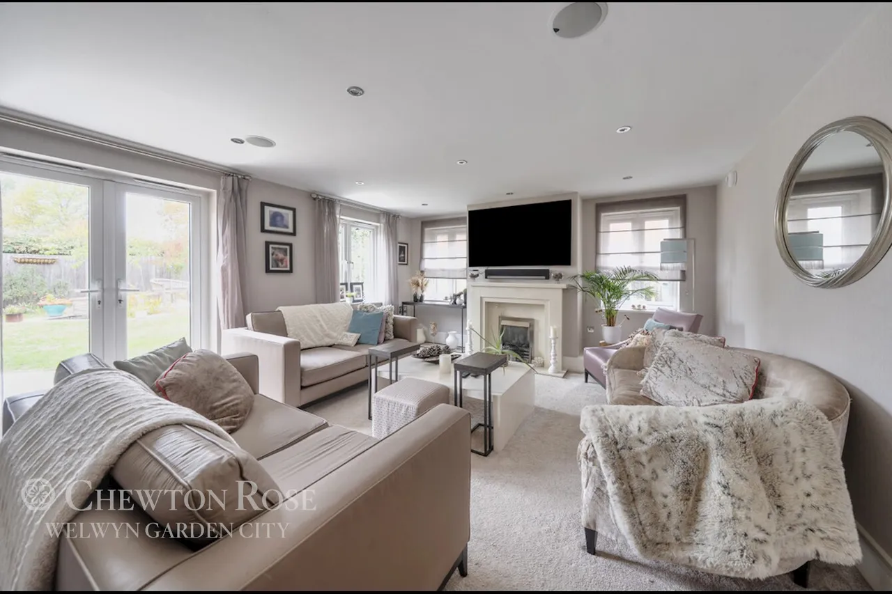 Sevenacres, Welwyn, photo 3