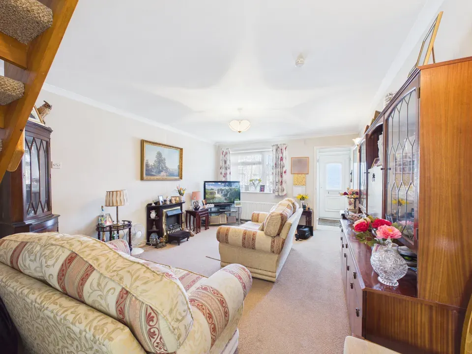 Owlscastle Close, Horsham, photo 2