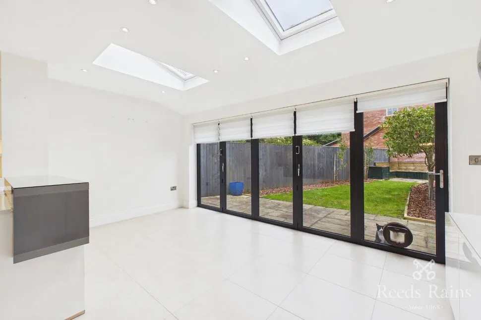 Hazelmere Gardens, Sale, M33, photo 6