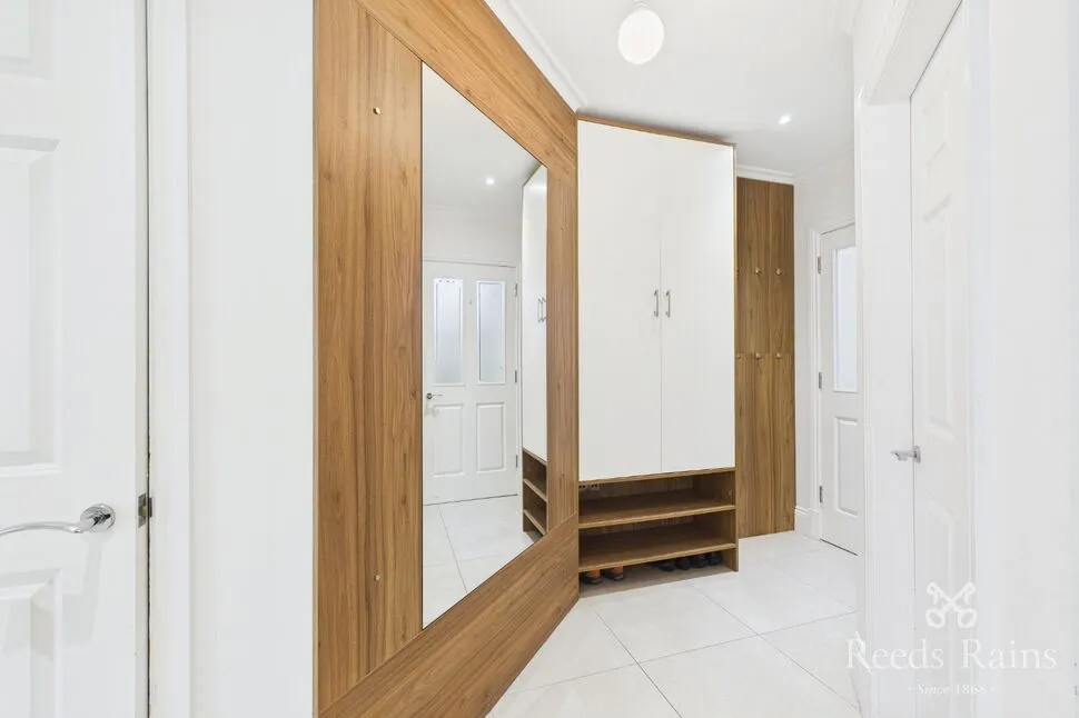 Hazelmere Gardens, Sale, M33, photo 9
