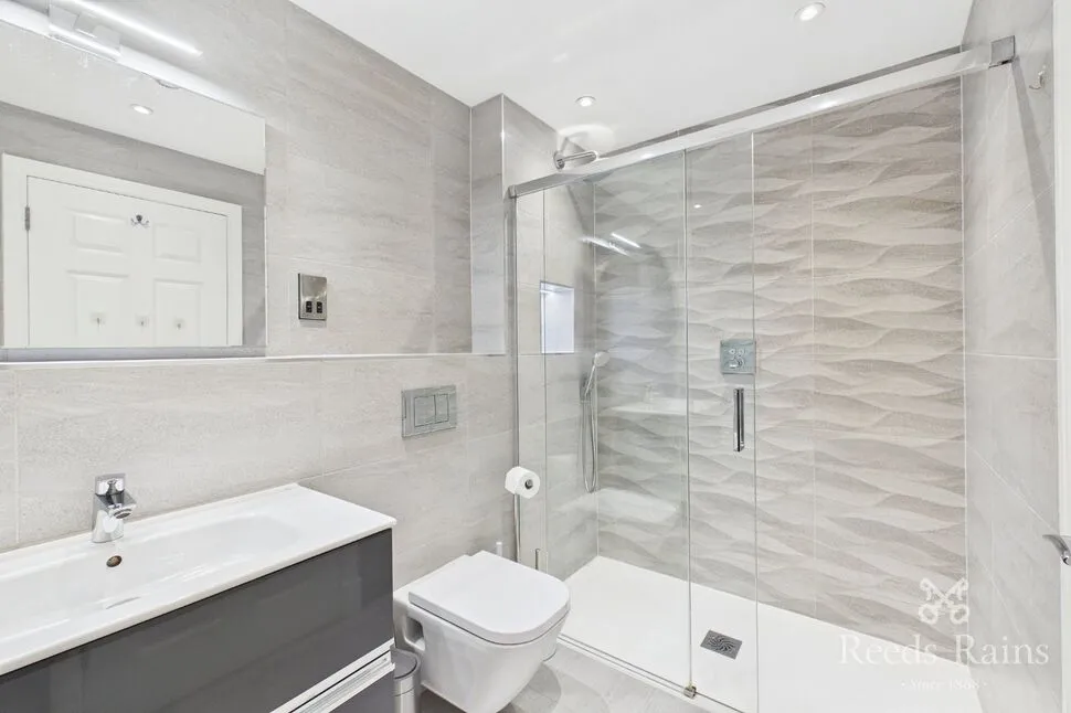 Hazelmere Gardens, Sale, M33, photo 17