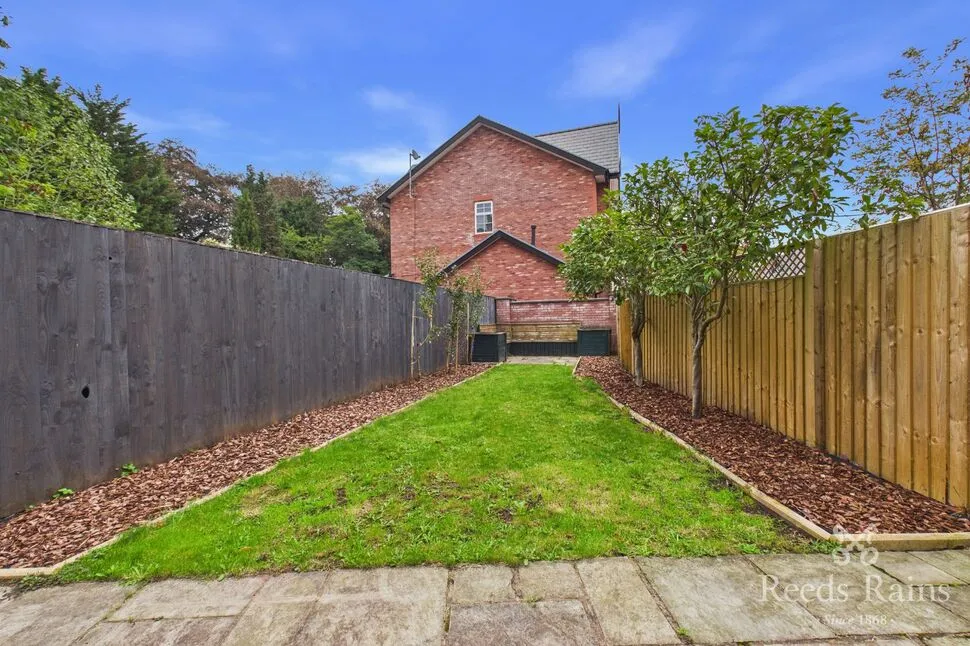 Hazelmere Gardens, Sale, M33, photo 20
