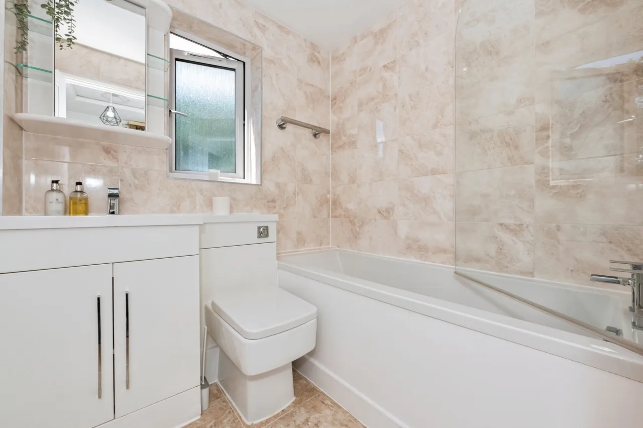 Parsonage Road, Grays, Essex, RM20, photo 11