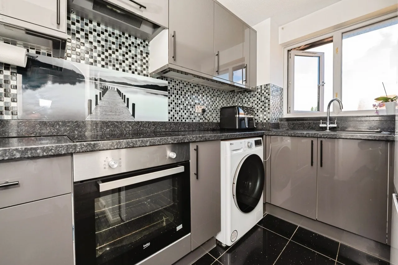 Parsonage Road, Grays, Essex, RM20, photo 2