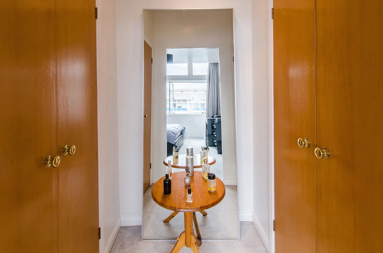 Apartment 224, Metro Central Heights, 119 Newington Causeway, London, photo 8
