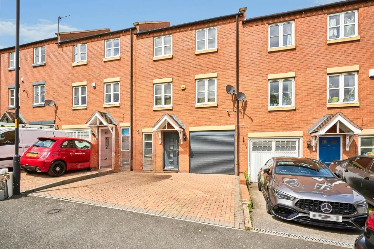 4 bed house for sale — Ragstone Close, Walsall, West Midlands, WS2