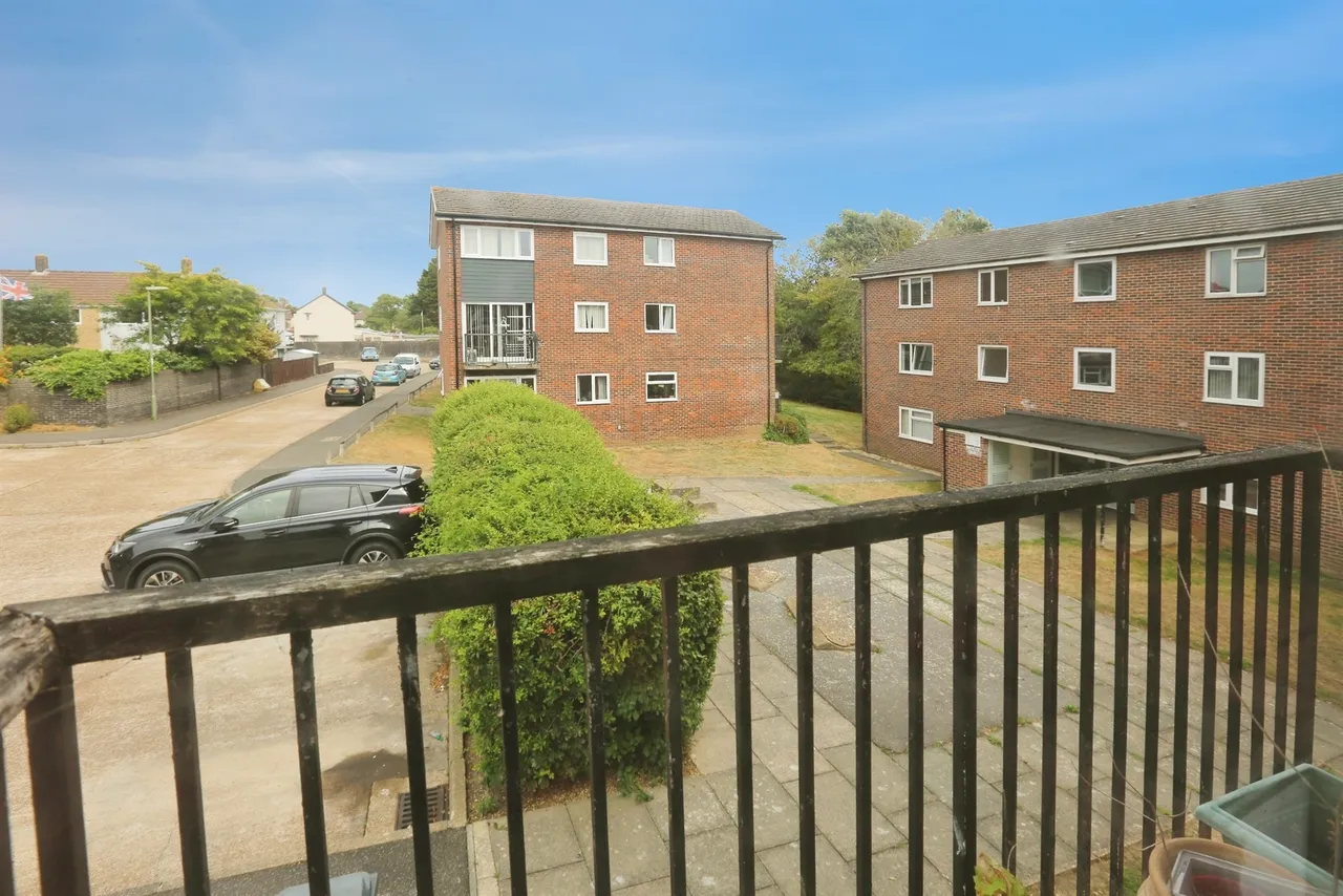Homer Close, Gosport, photo 7