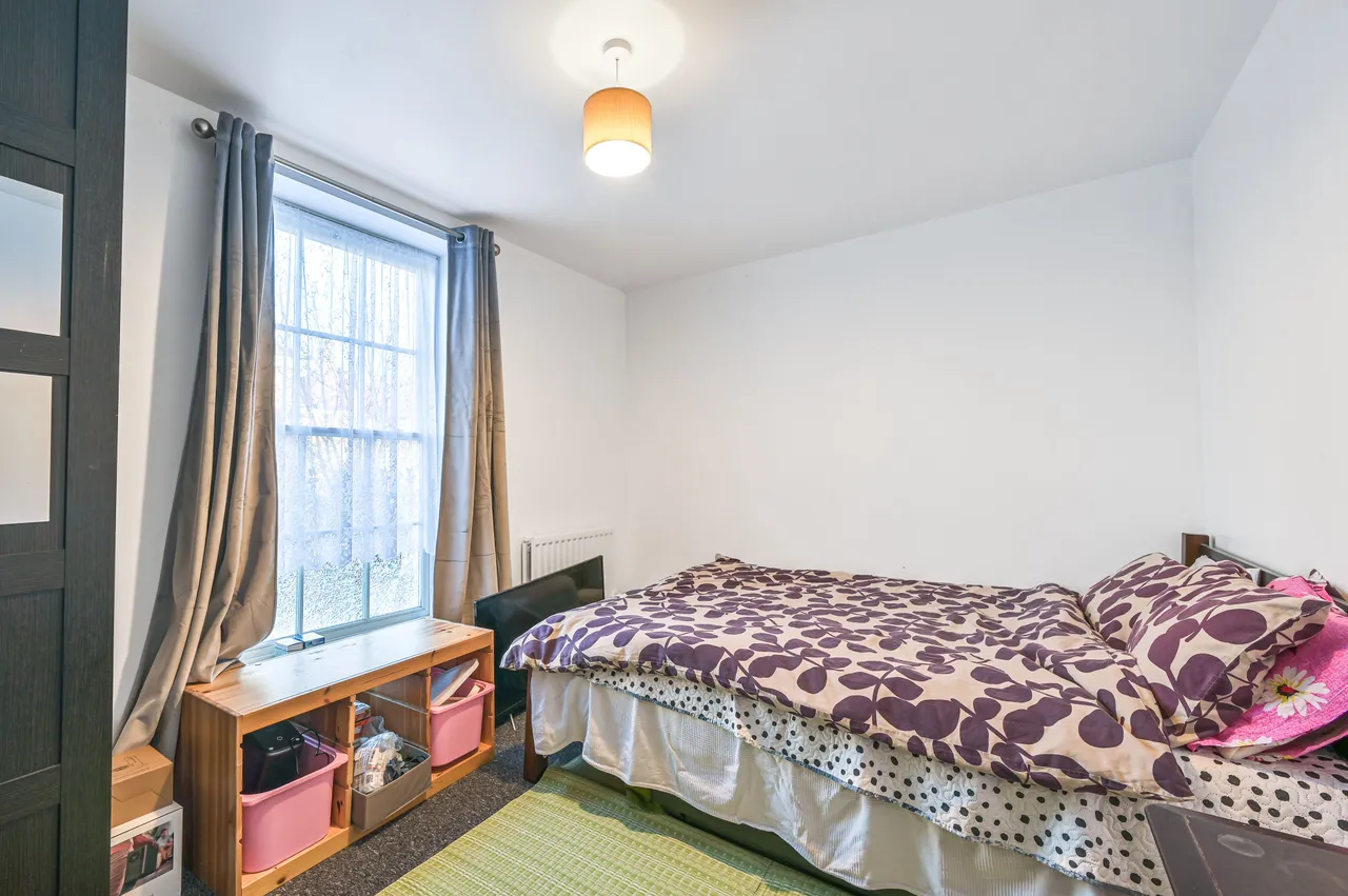 4 Marina Court, 2 Ashridge Close, London, photo 7